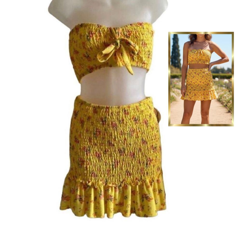 Medium new 2 piece skirt and crop top set